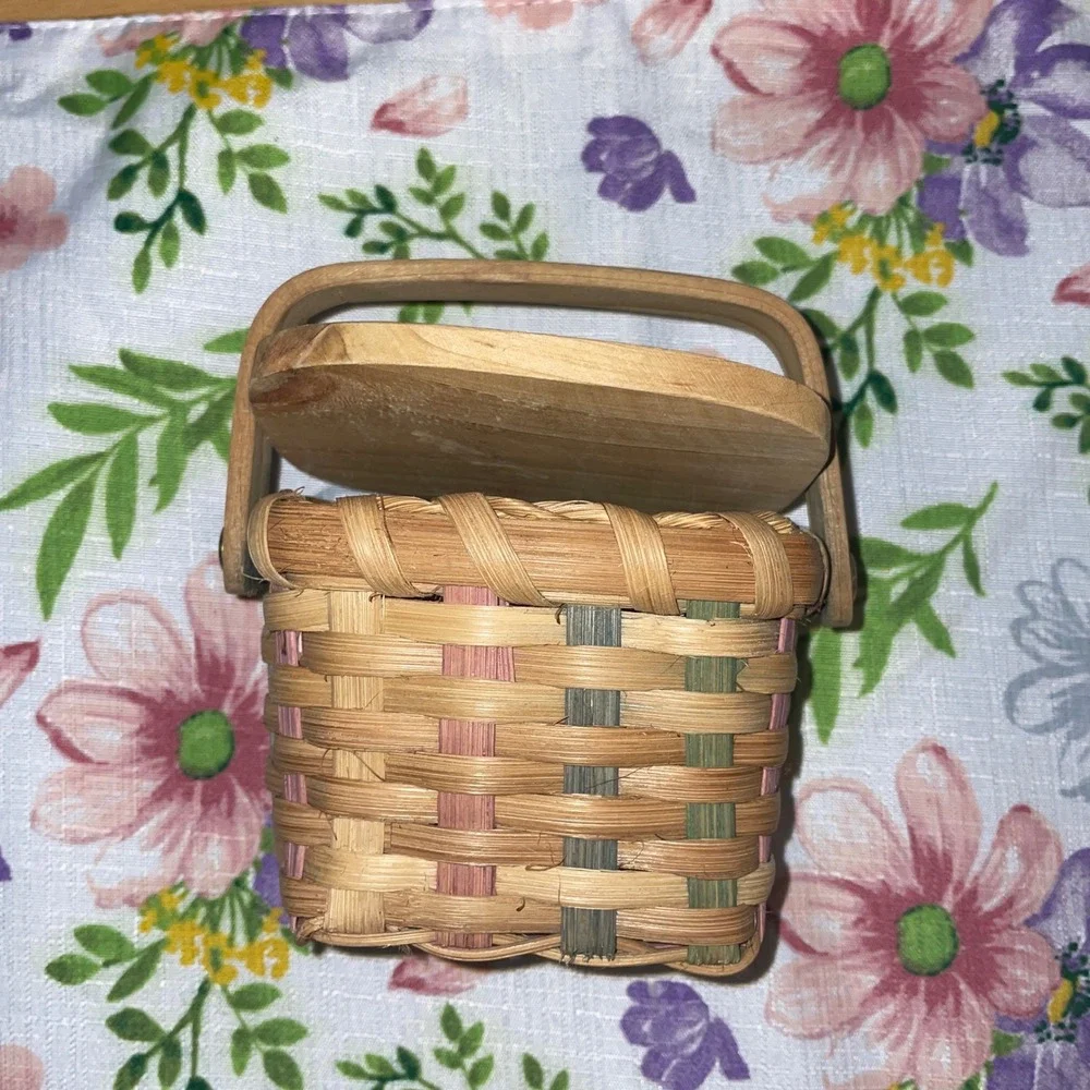 Miniature Handwoven Wood Splint Picnic Basket with Lid Longaberger Inspired